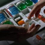 Interação entre medicamentos e drogas: como identificar e evitar riscos graves
